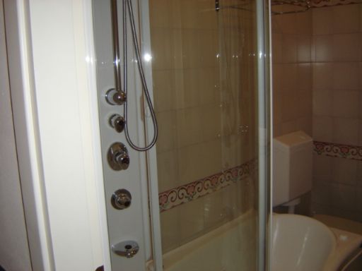 bagno con vasca idromassaggio